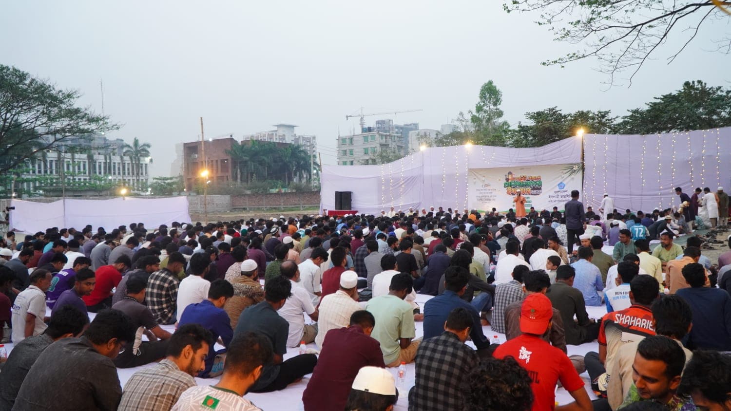 ৭০০ শিক্ষার্থী নিয়ে ছাত্রশিবিরের ‘অটুট বন্ধনে প্রাবিয়ানদের ইফতার’- খবরের থাম্বনেইল ফটো