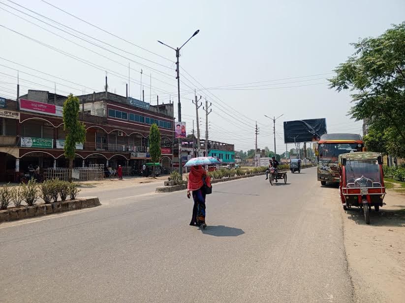 চুয়াডাঙ্গায় বয়ে যাচ্ছে মৃদু থেকে মাঝারি তাপপ্রবাহ- খবরের ইমেজ Image