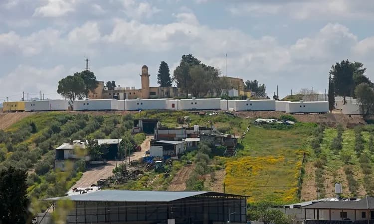 অধিকৃত পশ্চিম তীরে হামলায় এক ফিলিস্তিনি যুবক নি/হত : স্বাস্থ্য মন্ত্রণালয়- খবরের ইমেজ Image
