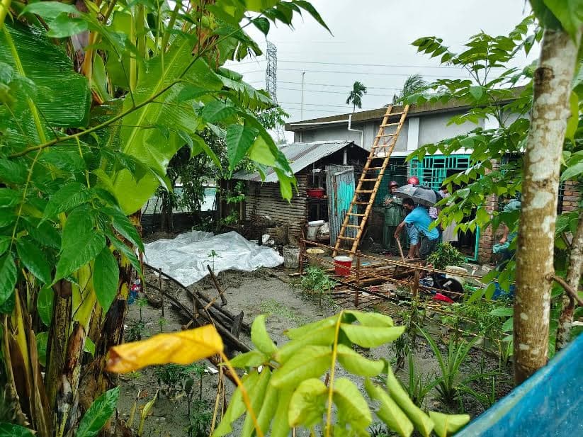 খুলনায় উঠানে পুঁতে রাখা ইজিবাইক চালকের লাশ উদ্ধার- খবরের থাম্বনেইল ফটো