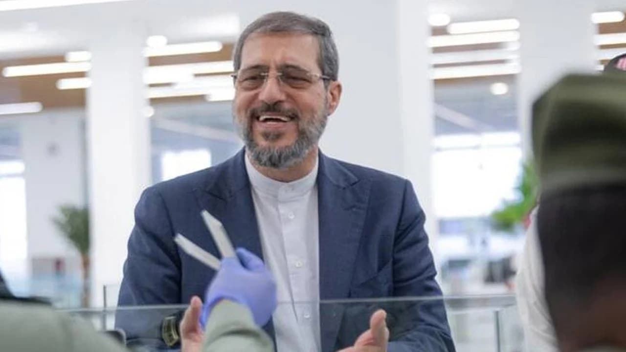 ইরানের নিরাপত্তা উপ-প্রধান আলীরেজা বায়েত নিহত- খবরের থাম্বনেইল ফটো