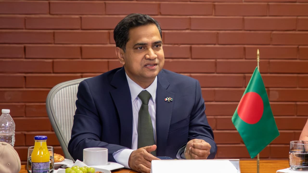 রাষ্ট্রদূত মুশফিকুল আনসারীকে ঢাকায় পররাষ্ট্র মন্ত্রণালয়ে বদলি- খবরের থাম্বনেইল ফটো