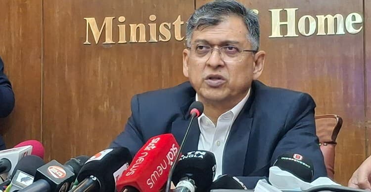 পুলিশ হত্যার তদন্ত নিয়ে সরকারের অবস্থান জানালেন স্বরাষ্ট্রমন্ত্রী- খবরের থাম্বনেইল ফটো