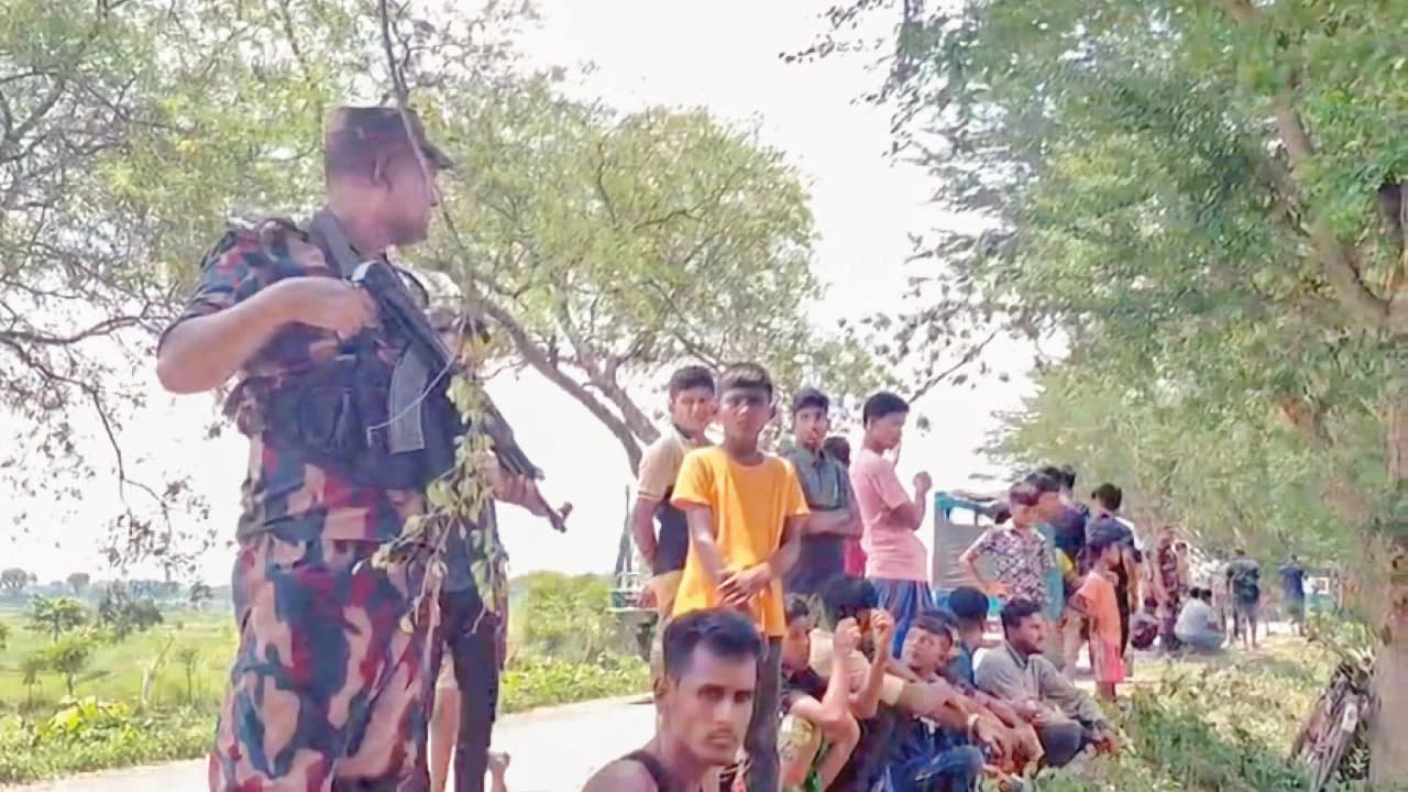 বেনাপোল সীমান্তে বিজিবি-জনতার ঐক্যে ব্যর্থ বিএসএফের ‘পুশইন’ অপচেষ্টা- খবরের ইমেজ Image