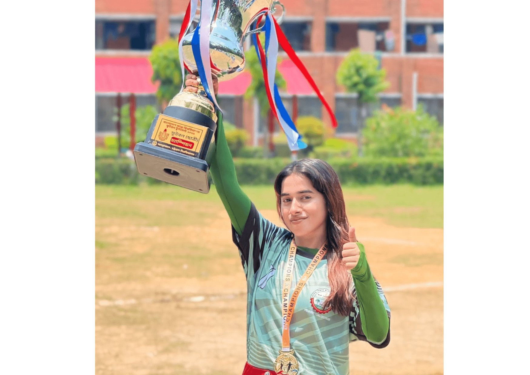 আন্তঃবিশ্ববিদ্যালয় ফুটবলে সর্বোচ্চ গোলদাতা যবিপ্রবির সাদিয়া, স্বপ্ন নারী ফুটবলকে এগিয়ে নেওয়া- খবরের থাম্বনেইল ফটো