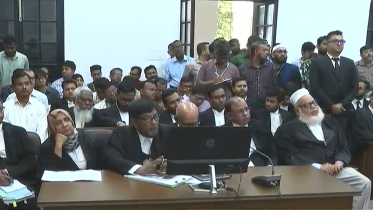 বেরোবি শিক্ষক মশিউর ও আসাদুজ্জামান আবু সাঈদ হত্যার দায়ে ১০ বছরের কারাদণ্ডিত- খবরের ইমেজ Image