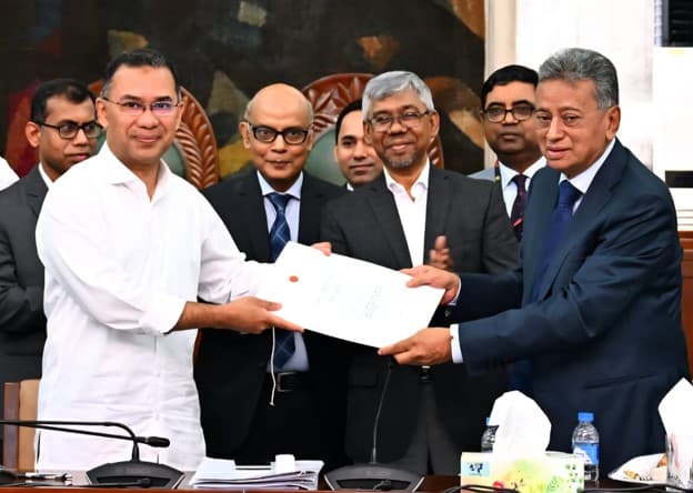 নতুন অর্থবছরের জন্য ৯ লাখ ৩৮ হাজার কোটি টাকার বাজেট মন্ত্রিসভায় অনুমোদন- খবরের ইমেজ Image