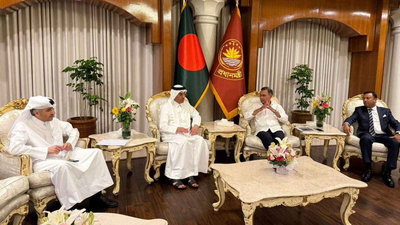 প্রধানমন্ত্রীর সঙ্গে কাতারের শ্রমমন্ত্রীর সৌজন্য সাক্ষাৎ- খবরের থাম্বনেইল ফটো