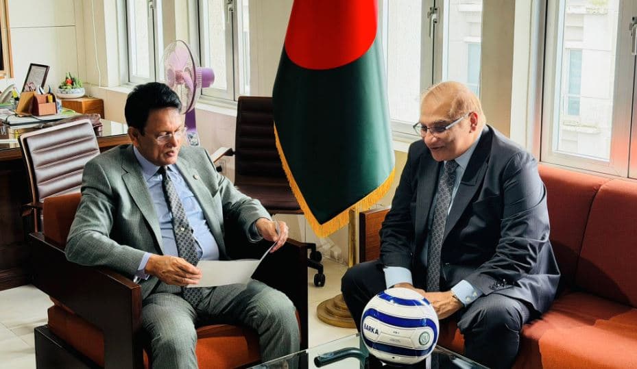 শিক্ষামন্ত্রীর সঙ্গে পাকিস্তান হাইকমিশনারের সৌজন্য সাক্ষাৎ- খবরের থাম্বনেইল ফটো