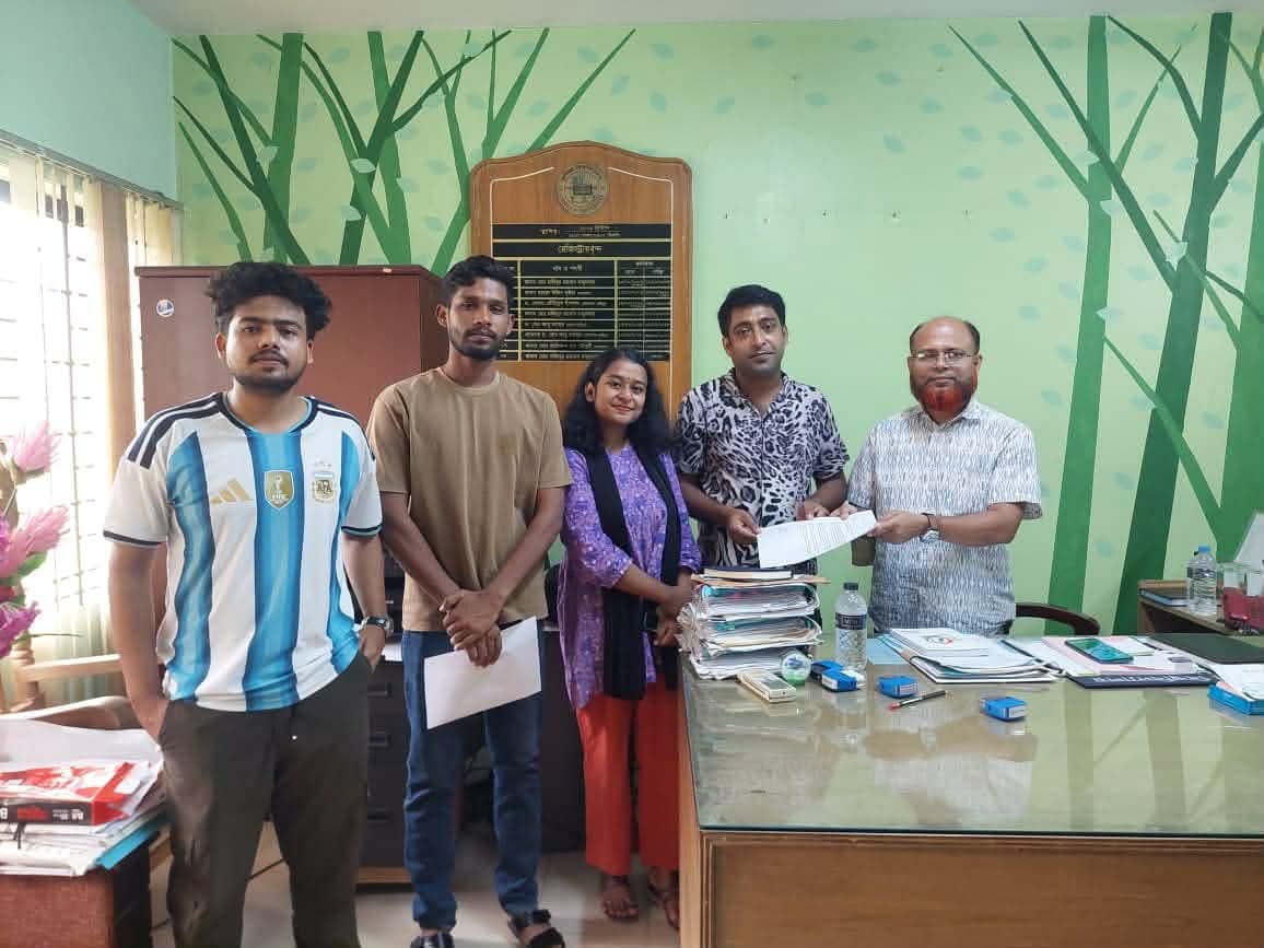 শিক্ষার্থীদের জন্য বড় পর্দায় বিশ্বকাপ প্রদর্শনের প্রস্তাব কুবি ছাত্রদলের- খবরের থাম্বনেইল ফটো