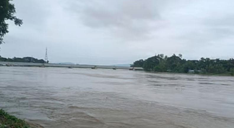 সাতকানিয়ায় স্রোতে ভেসে আসা কাঠ ধরতে গিয়ে যুবদল কর্মী নিখোঁজ- খবরের থাম্বনেইল ফটো