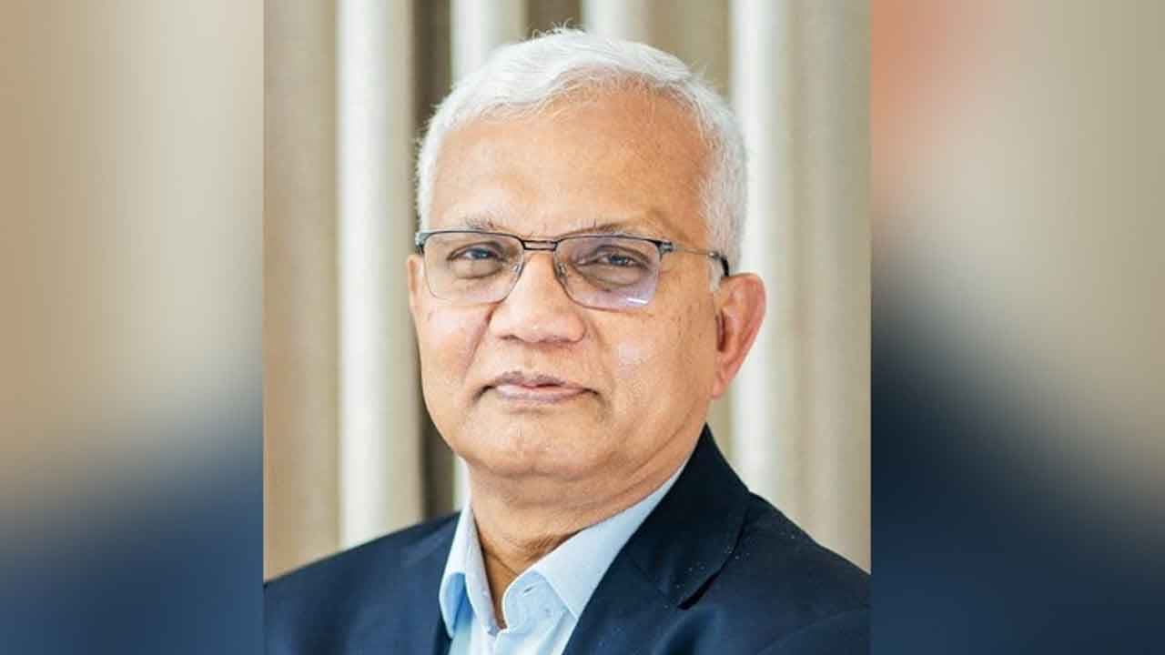 মন্ত্রিত্বের বেতনে সংসার চলে না, রোগী দেখা শুরু করেছেন ডা. জাহিদ- খবরের ইমেজ Image