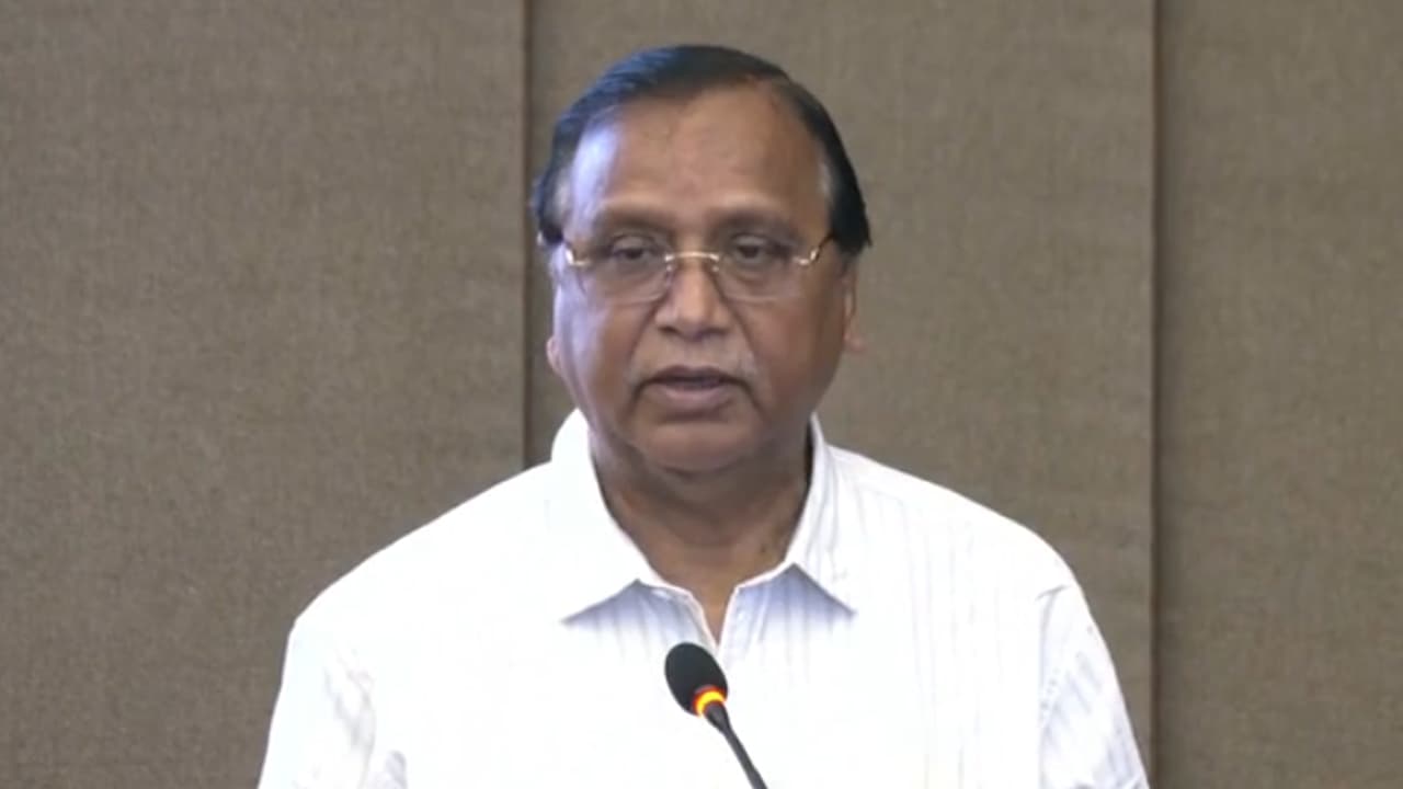 ডেঙ্গুর প্রভাব বাড়ার আগেই প্রতিহত করতে চান ডিএসসিসি প্রশাসক- খবরের থাম্বনেইল ফটো