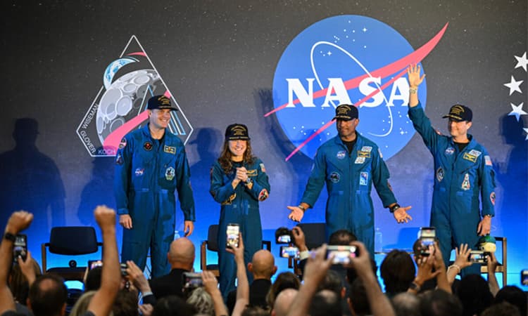 পৃথিবী যেন মহাকাশে এক ‘জীবনতরী’, ঐক্যের ডাক আর্টেমিস নভোচারীদের- খবরের ইমেজ Image