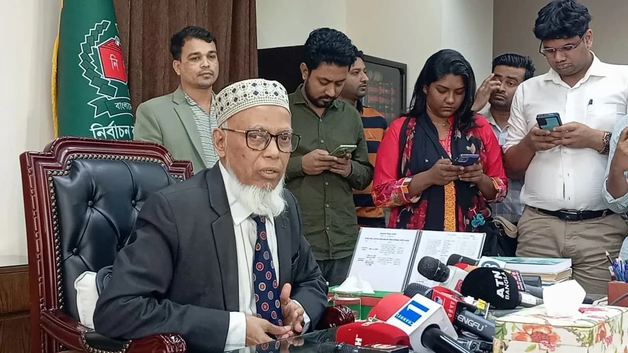 আচরণবিধি লঙ্ঘনে কঠোর ব্যবস্থা নেওয়া হবে: ইসি আব্দুর রহমানেল মাছউদ- খবরের থাম্বনেইল ফটো