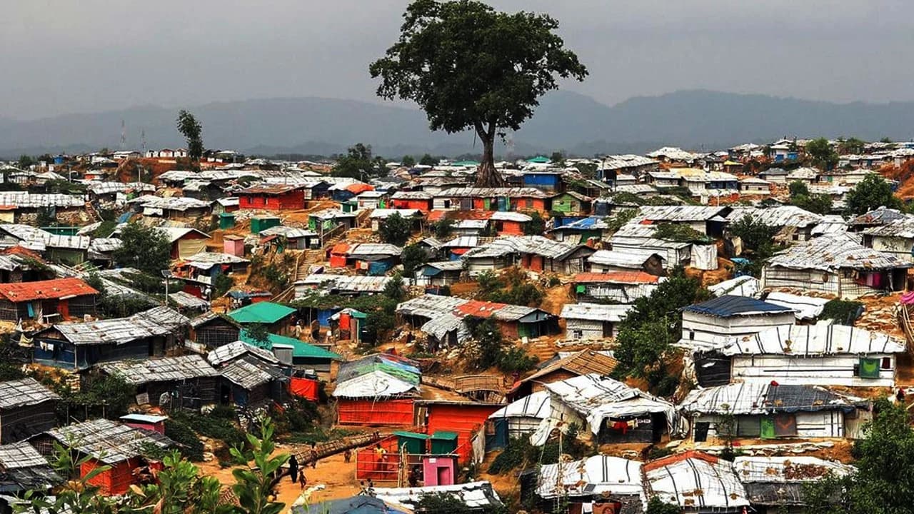 রোহিঙ্গা শরণার্থীর সংখ্যা এক বছরে ১ লাখ ৭৮ হাজার বেড়েছে- খবরের থাম্বনেইল ফটো