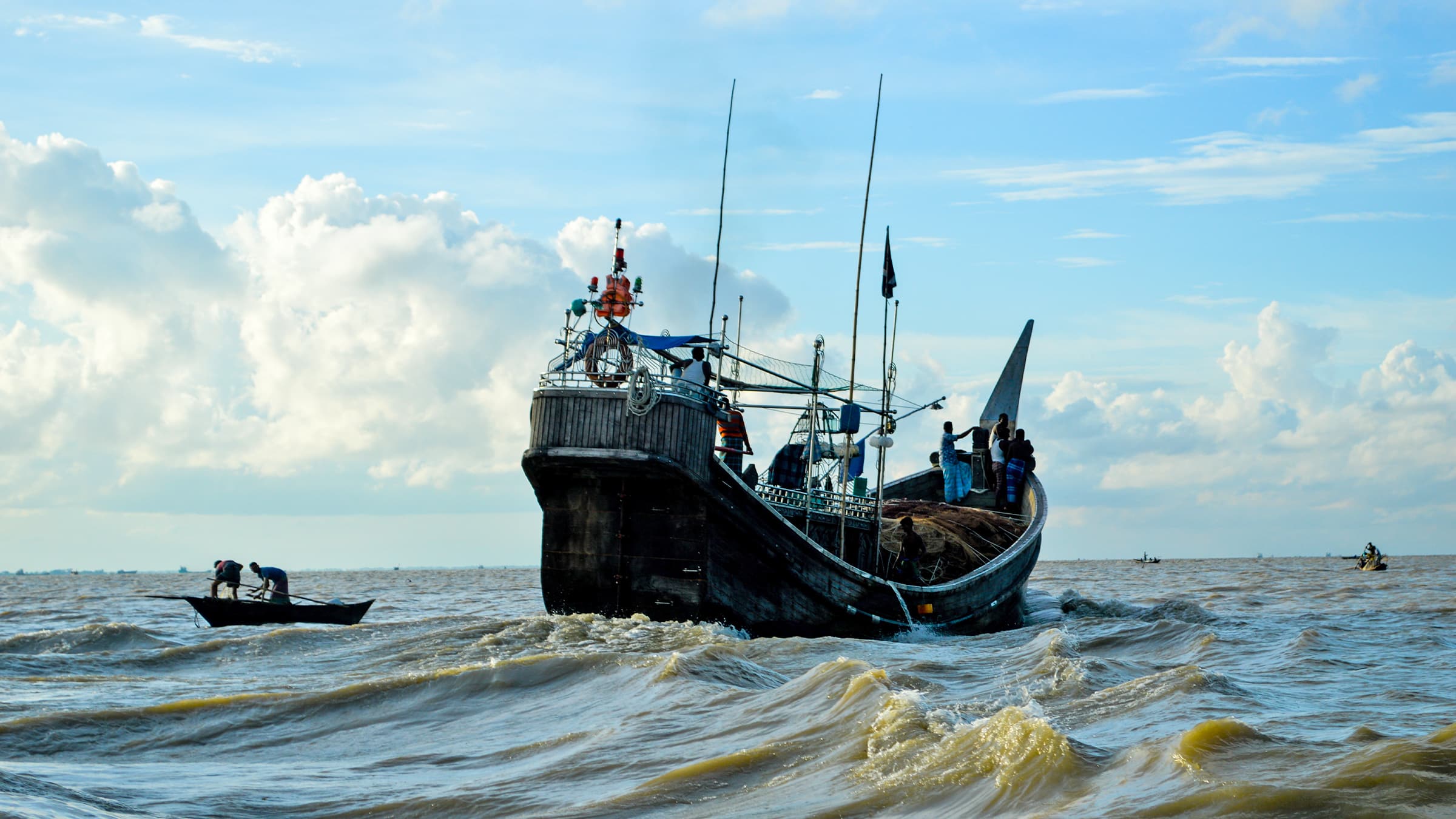 আজ থেকে ১১ জুন পর্যন্ত সাগরে মাছ ধরা নিষেধ- খবরের ইমেজ Image