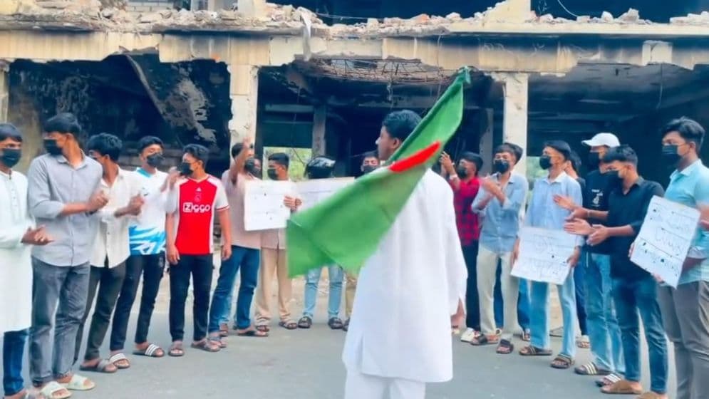 ভোলায় ছাত্রলীগের ঝটিকা মিছিল- খবরের থাম্বনেইল ফটো