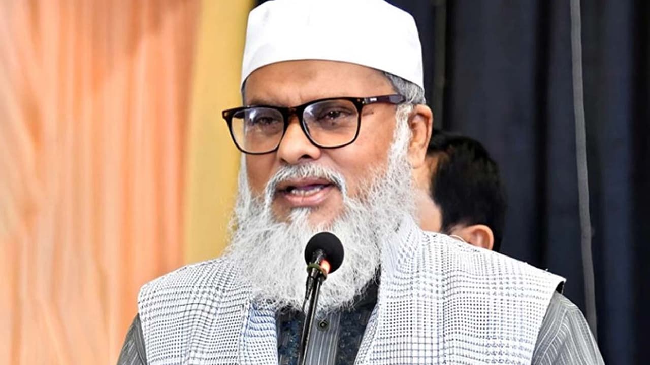 বিদেশে চিকিৎসা ব্যয় নিয়ে মুখ খুললেন সাবেক ধর্ম উপদেষ্টা- খবরের থাম্বনেইল ফটো