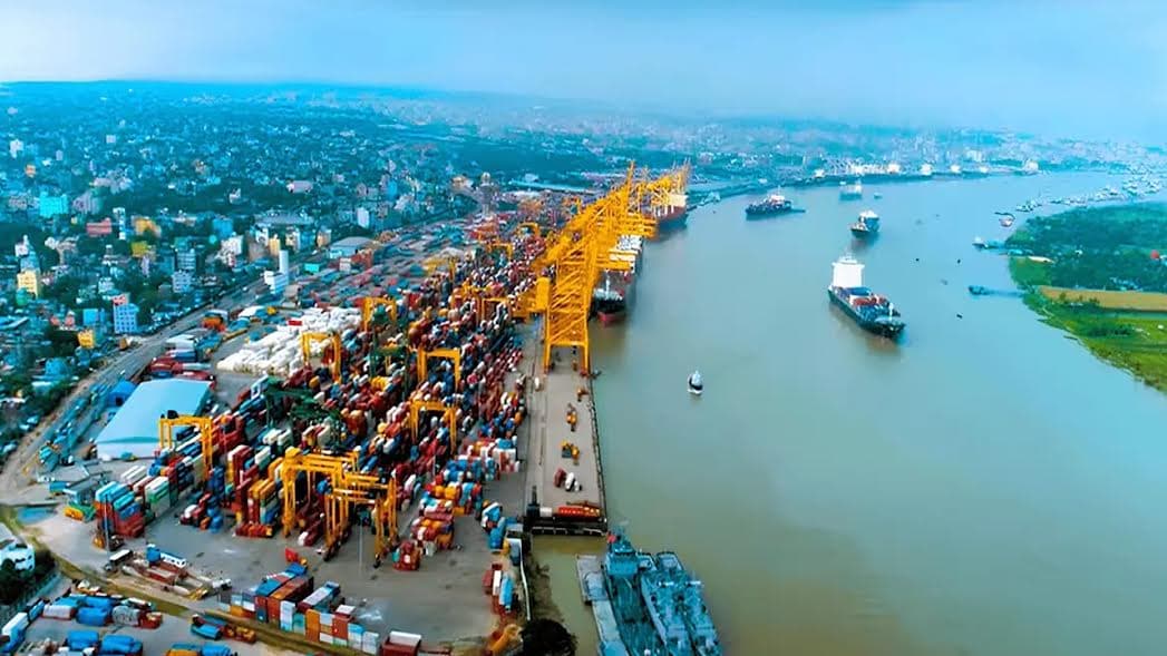 চট্টগ্রাম বন্দরে পৌঁছেছে জ্বালানিবাহী আরও ৪ জাহাজ- খবরের ইমেজ Image