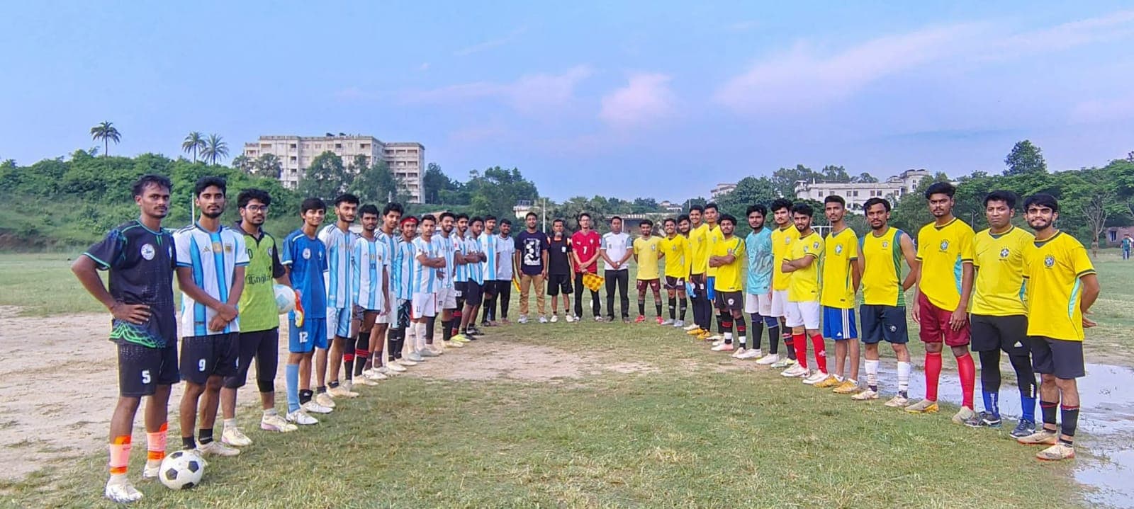 কুবিতে স্পোর্টস ক্লাবের উদ্যোগে আর্জেন্টিনা-ব্রাজিলের প্রীতি ম্যাচ অনুষ্ঠিত- খবরের থাম্বনেইল ফটো