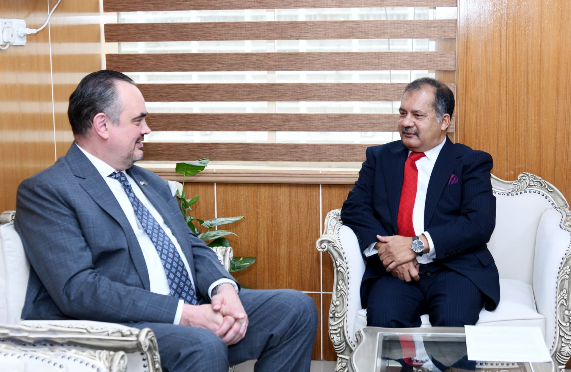 গণমাধ্যমের স্বাধীনতা নিশ্চিতে বদ্ধপরিকর সরকার: মার্কিন রাষ্ট্রদূতকে তথ্যমন্ত্রী- খবরের থাম্বনেইল ফটো