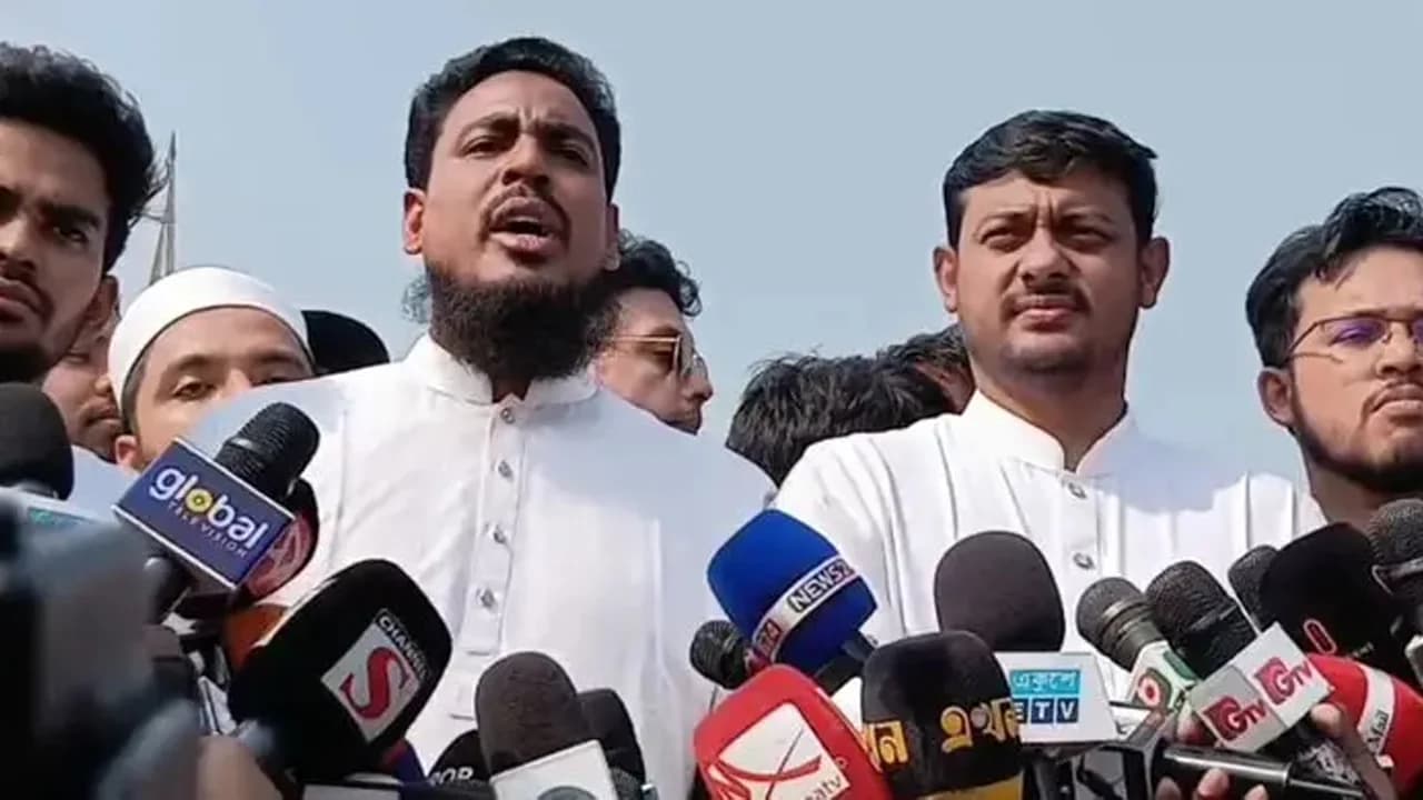 জুলাই সনদ ও গণভোটের রায় বাস্তবায়নে সরকারের তালবাহানা দৃশ্যমান: আখতার হোসেন- খবরের থাম্বনেইল ফটো