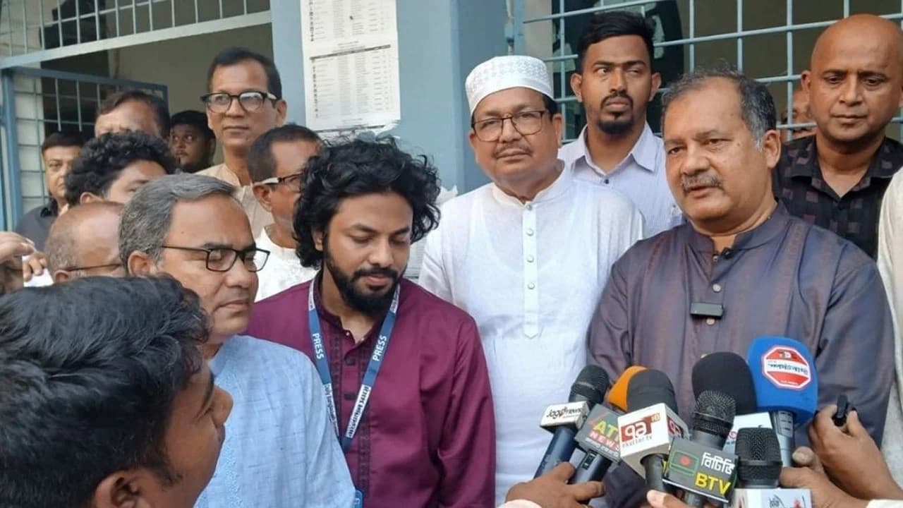 ফ্যাসিবাদ আমলে নির্যাতিত গণমাধ্যমকর্মীদের তালিকা তৈরি করবে সরকার: তথ্যমন্ত্রী- খবরের থাম্বনেইল ফটো