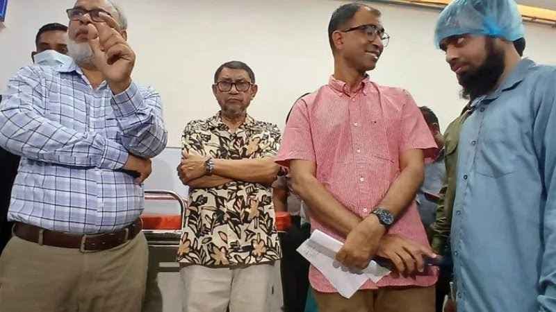 ভুয়া চিকিৎসক দিয়ে অস্ত্রোপচার: ডক্টরস কেয়ার হাসপাতাল সিলগালা- খবরের থাম্বনেইল ফটো