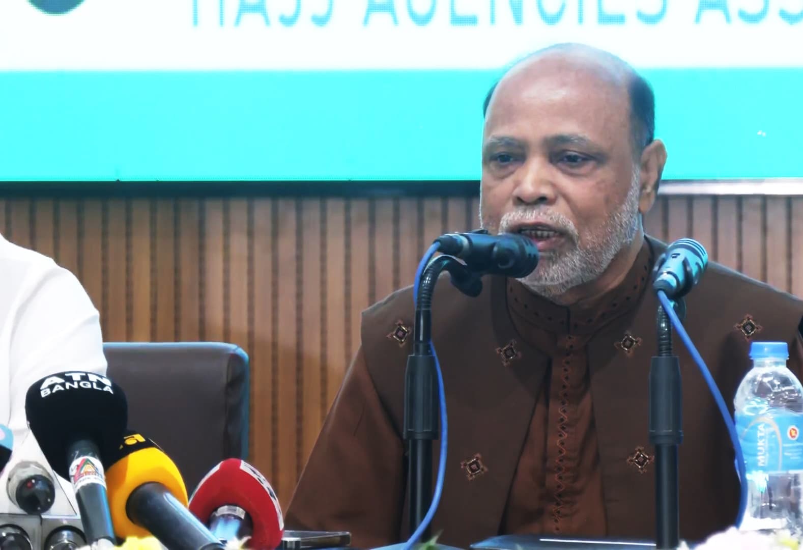 হজের খরচ ৫–৬ লাখ টাকায় নামিয়ে আনা সম্ভব: হাব সভাপতি- খবরের ইমেজ Image