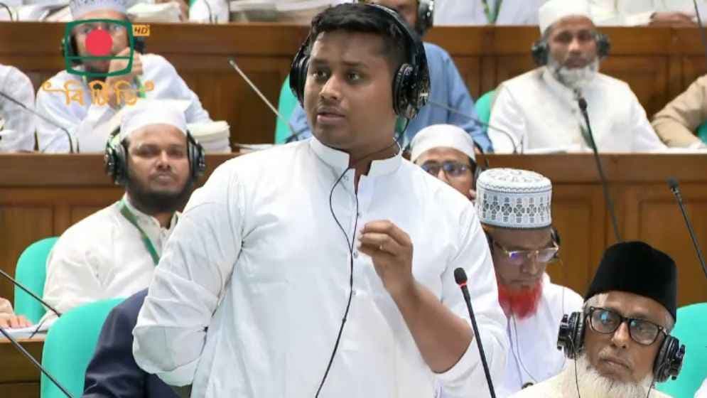 ‘ঋণ করো ঘি খাও’ প্রবাদটিকে বিএনপি সিরিয়াসলি নিয়েছে: সংসদে হাসনাত- খবরের ইমেজ Image