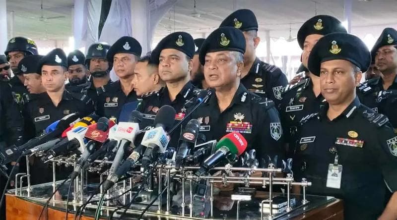 ‘কোনো থ্রেট অনুভব করছি না, তাই বিশেষ নিরাপত্তার প্রয়োজন নেই’- খবরের থাম্বনেইল ফটো