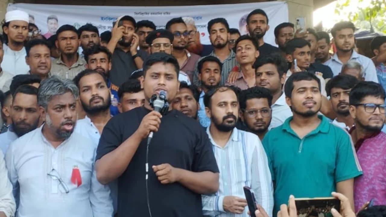 দলের পুলিশ হতে চাইলে পরিণতি ভালো হবে না- খবরের থাম্বনেইল ফটো