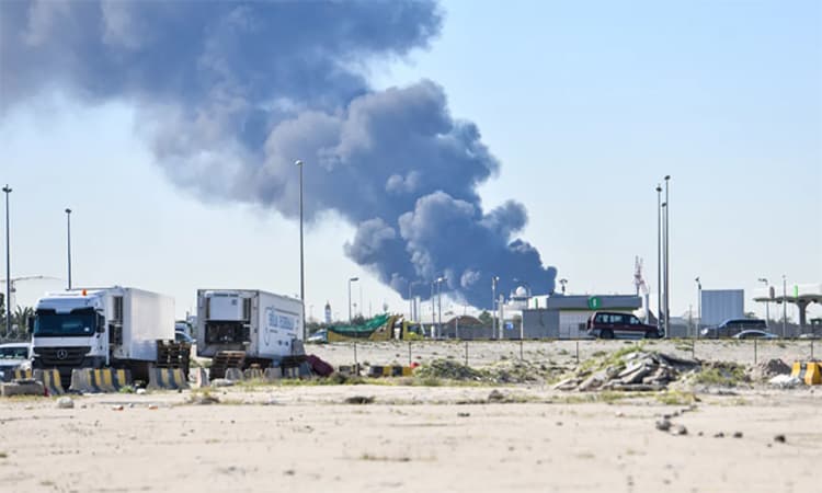 কুয়েতে ড্রোন হামলায় ব্যাপক ক্ষয়ক্ষতি - খবরের থাম্বনেইল ফটো