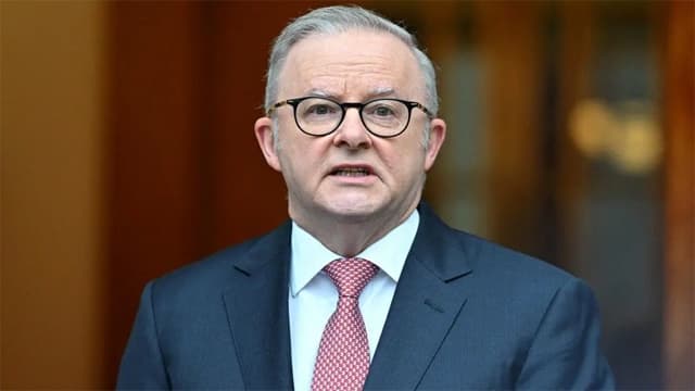 জ্বালানি নিরাপত্তা বিষয়ে আলোচনা করতে সিঙ্গাপুরে অস্ট্রেলিয়ার প্রধানমন্ত্রী- খবরের থাম্বনেইল ফটো