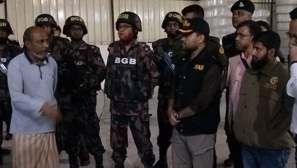 সারাদেশে ভোজ্য তেলের বাজার স্থিতিশীল রাখতে বিজিবির তৎপরতা জোরদার- খবরের থাম্বনেইল ফটো