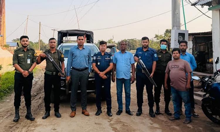 ফেনীতে অনিয়মের দায়ে ইটভাটাকে একলাখ টাকা জরিমানা- খবরের ইমেজ Image