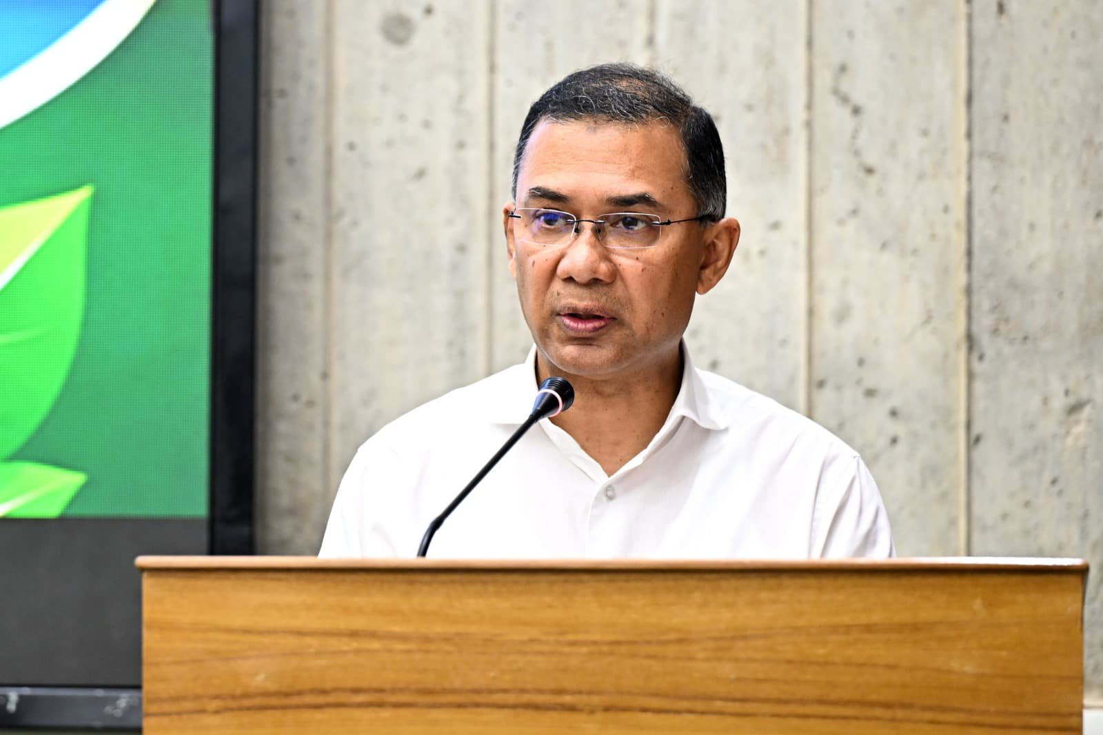 বাংলাদেশ আত্মনির্ভরশীল জ্বালানি ব্যবস্থার পথে দৃঢ়ভাবে এগিয়ে যাচ্ছে: প্রধানমন্ত্রী- খবরের থাম্বনেইল ফটো