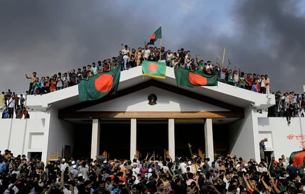রাষ্ট্রীয়ভাবে জুলাই গণঅভ্যুত্থান দিবস উদযাপনে ব্যাপক কর্মসূচি - খবরের থাম্বনেইল ফটো