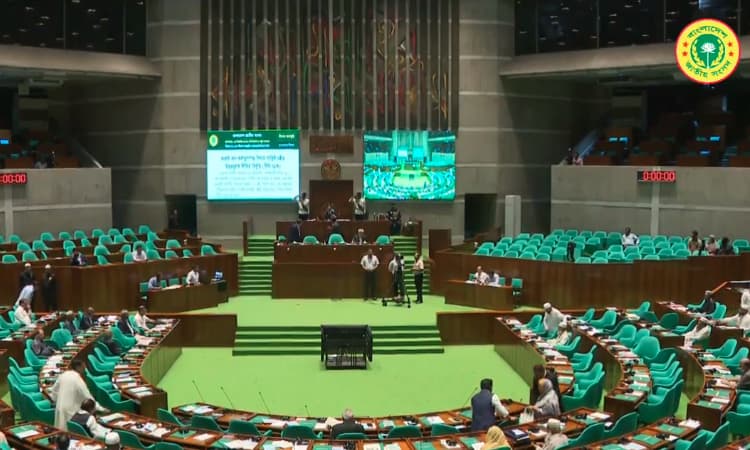 একচেটিয়া বাজার নিয়ন্ত্রণ ভাঙতে প্রতিযোগিতা কমিশন-ভোক্তা অধিকার শক্তিশালী হচ্ছে- খবরের থাম্বনেইল ফটো
