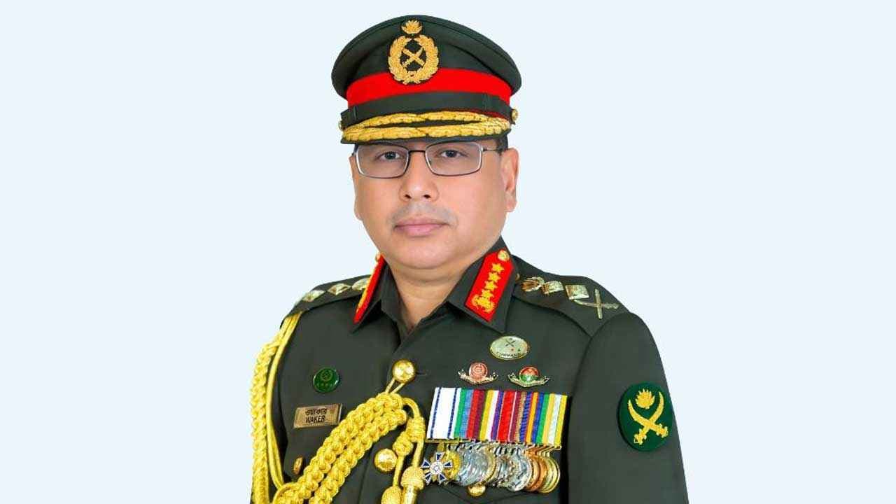 সফর শেষে দেশে ফিরলেন সেনাপ্রধান- খবরের থাম্বনেইল ফটো