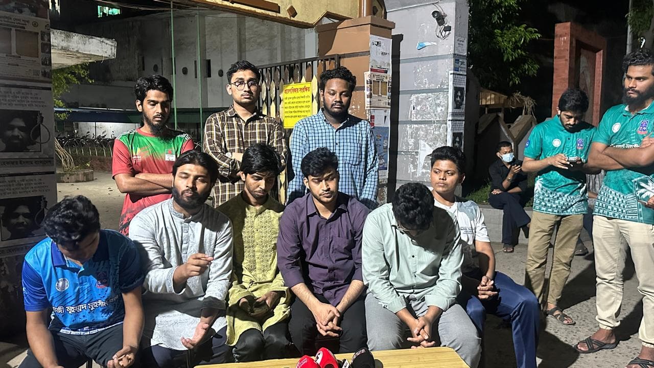 মুহসীন হলে ব্যানার টানানোকে কেন্দ্র করে ছাত্রদল–হল সংসদ উত্তেজনা- খবরের ইমেজ Image