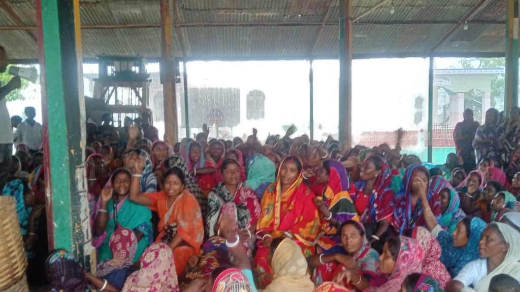 হবিগঞ্জের চার চা-বাগানে শ্রমিকদের অনির্দিষ্টকালের কর্মবিরতি- খবরের থাম্বনেইল ফটো