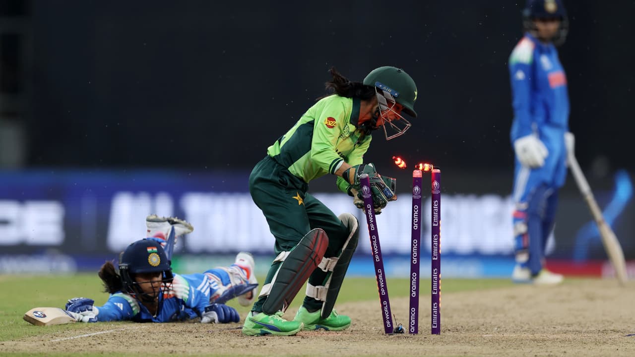 ভারতের বিপক্ষে প্রথমবার এমন নজির গড়ল পাকিস্তান