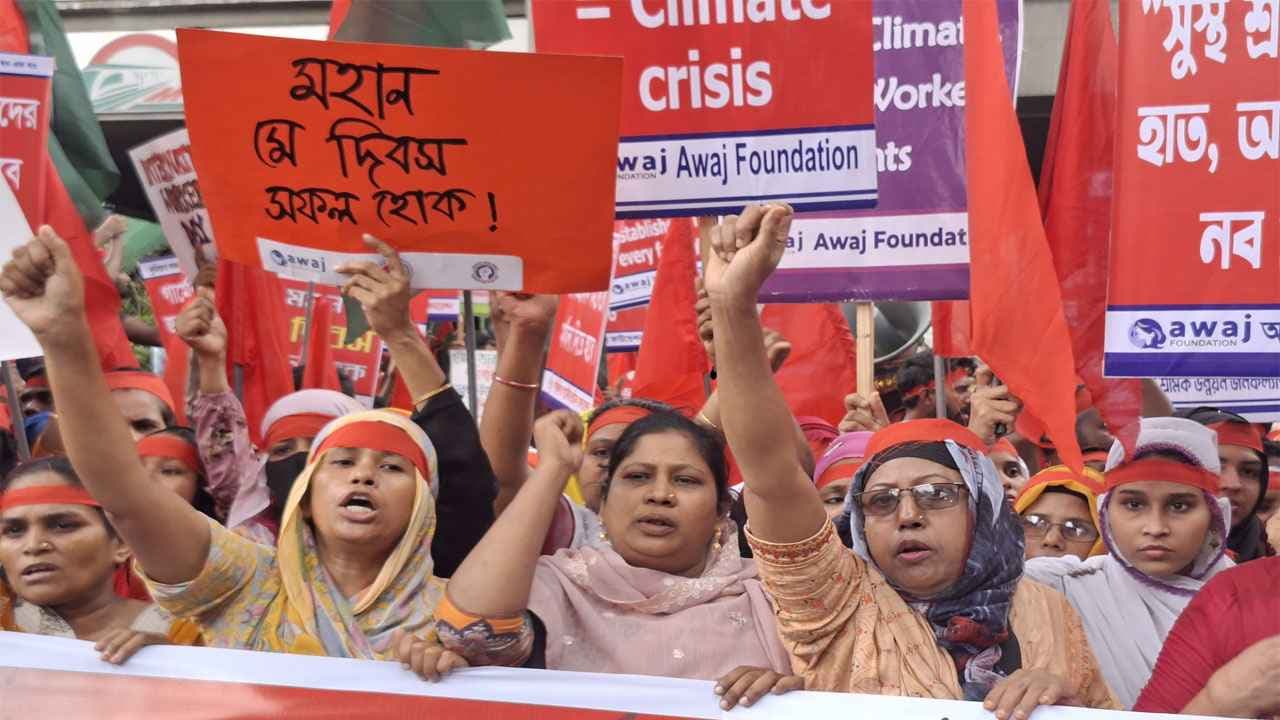 শিল্পকারখানায় অমানবিক পরিবেশ, মজুরি ও অধিকারের অবমূল্যায়ন- খবরের ইমেজ Image