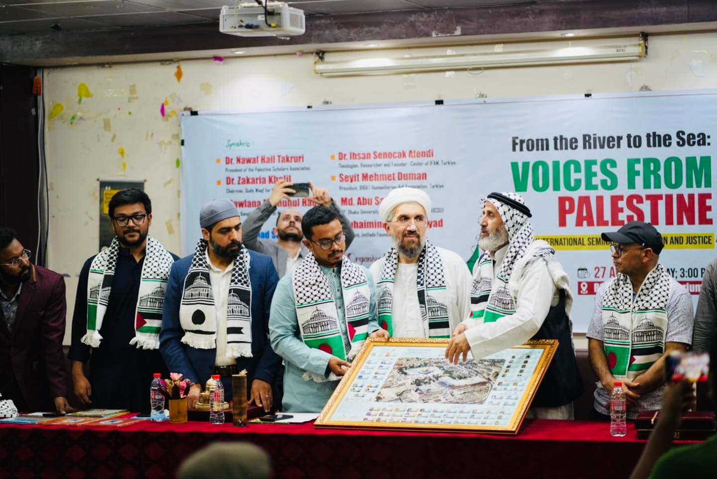 ঢাবিতে ডাকসুর উদ্দ্যোগে ফিলিস্তিন বিষয়ক আর্ন্তজাতিক সেমিনার- খবরের থাম্বনেইল ফটো