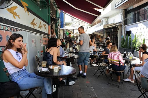 ইসরায়েলিদের সাইরেনের সুযোগে দোকান-রেস্তোরাঁর বিল না দেওয়ার প্রতারণা- খবরের ইমেজ Image