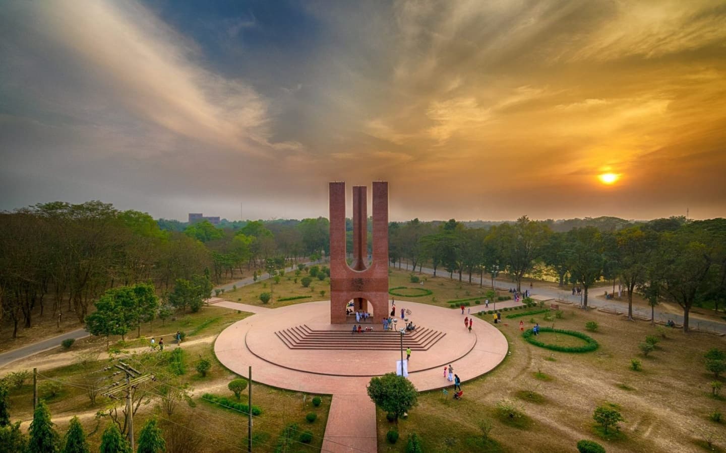 বিভাগীয় শহরে ভর্তি পরীক্ষা নিতে চায় জাবি, চার উপ-কমিটি গঠন- খবরের থাম্বনেইল ফটো