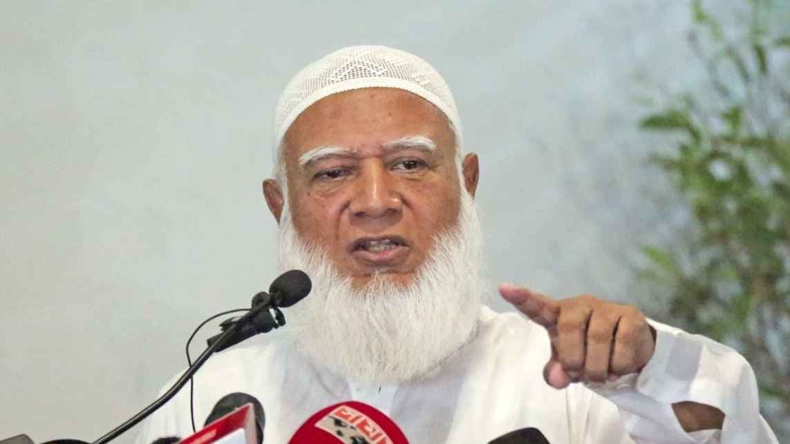 ভোটকেন্দ্রে মোবাইল নীতিমালা নিয়ে ইসিকে জামায়াত আমিরের কঠোর হুঁশিয়ারি- খবরের থাম্বনেইল ফটো