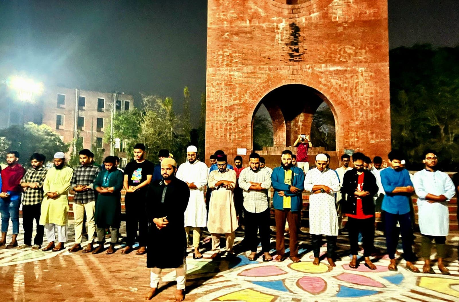 জাবিতে আয়াতুল্লাহ খামেনিসহ সকল শহীদের স্মরণে গায়েবানা জানাযা অনুষ্ঠিত- খবরের থাম্বনেইল ফটো